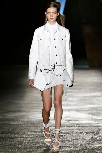 Look 9